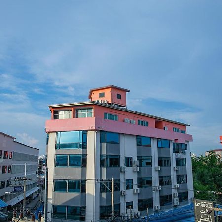 Merry Inn Suites Паттая Екстер'єр фото